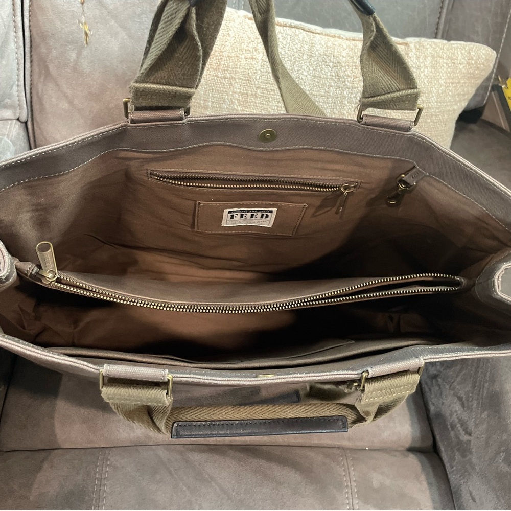 FEED Oversized Work Bag Largest Work Collection bag with 7 compartments. - Picture 12 of 16